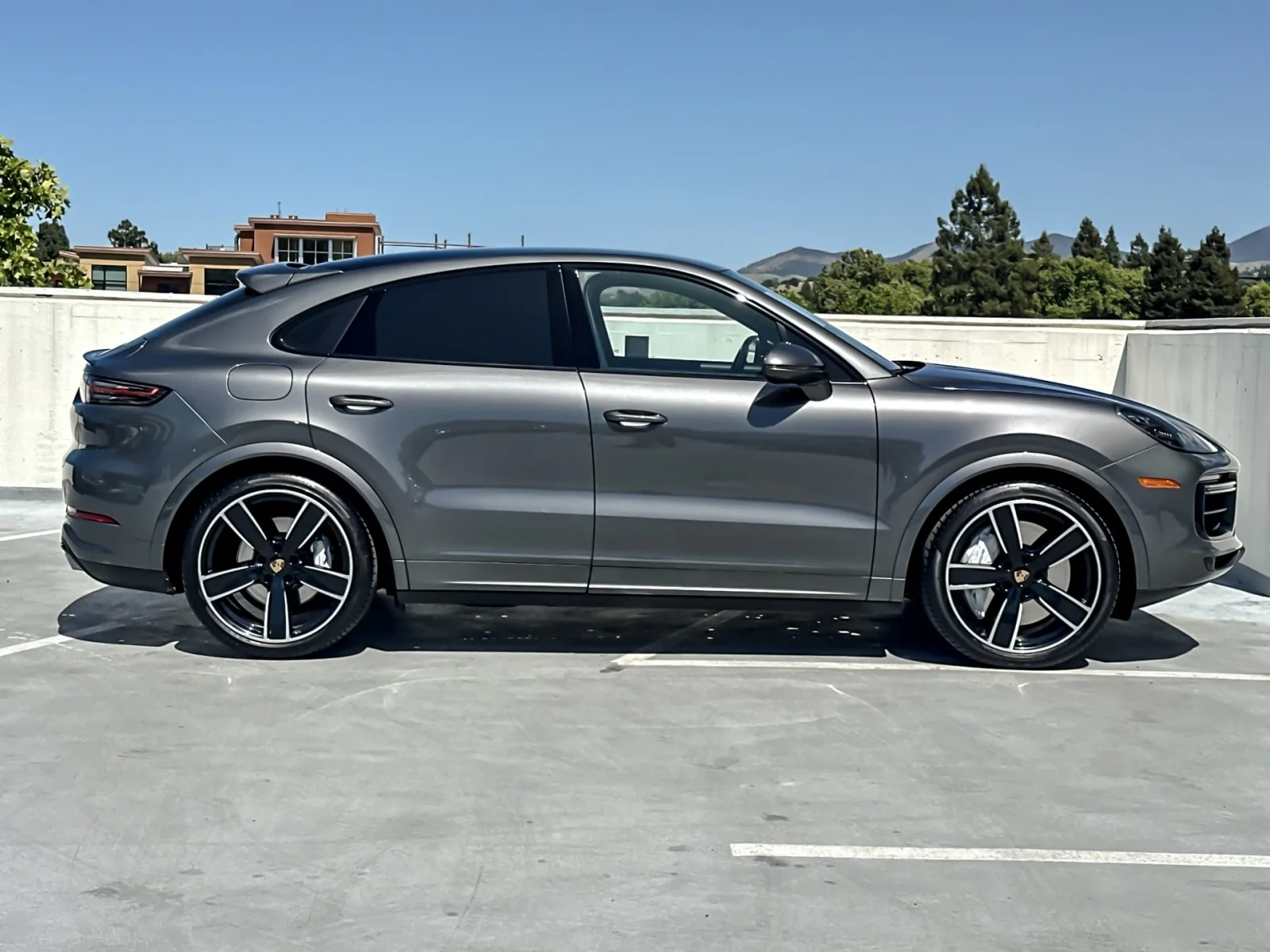 Used 2022 QUARTZITE GREY Porsche Turbo Coupe image 9