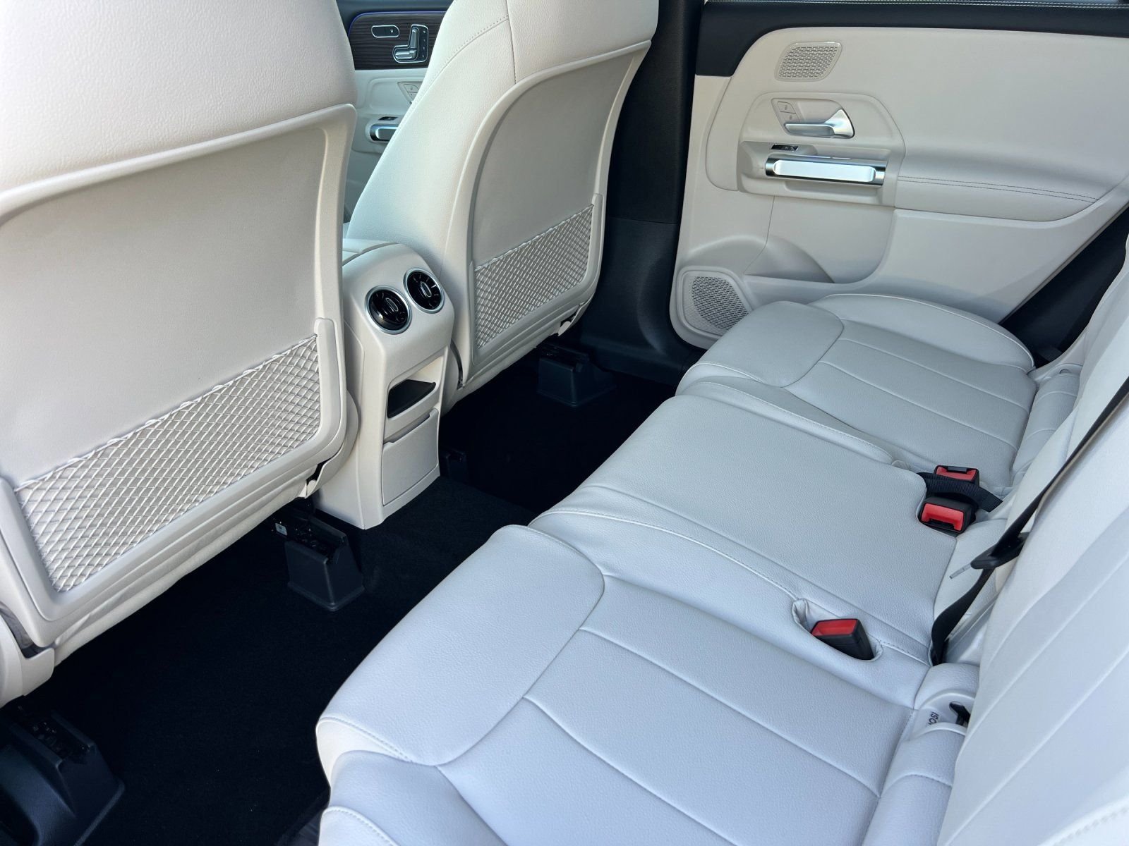 New 2026 Polar White Mercedes-Benz 250 image 4