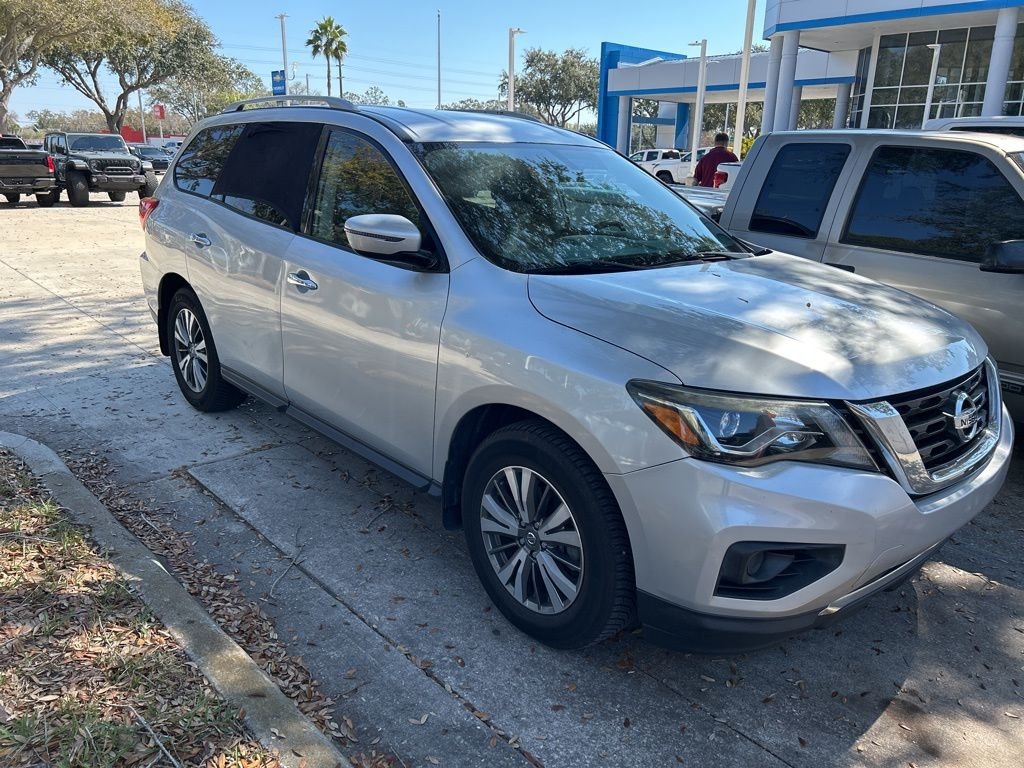 2020 Nissan Pathfinder S