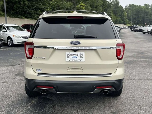 Used 2018 Platinum Dune Metallic Ford Limited image 5