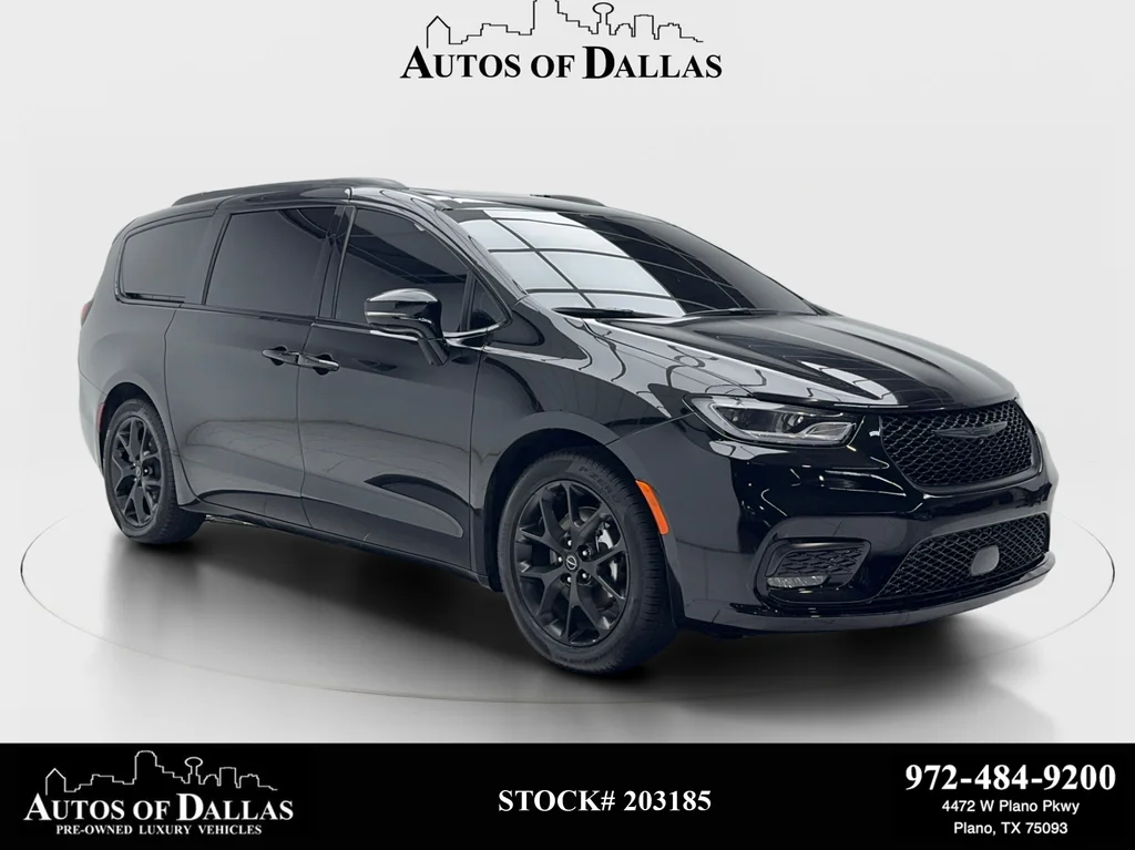 2026 Chrysler Pacifica Limited's photo