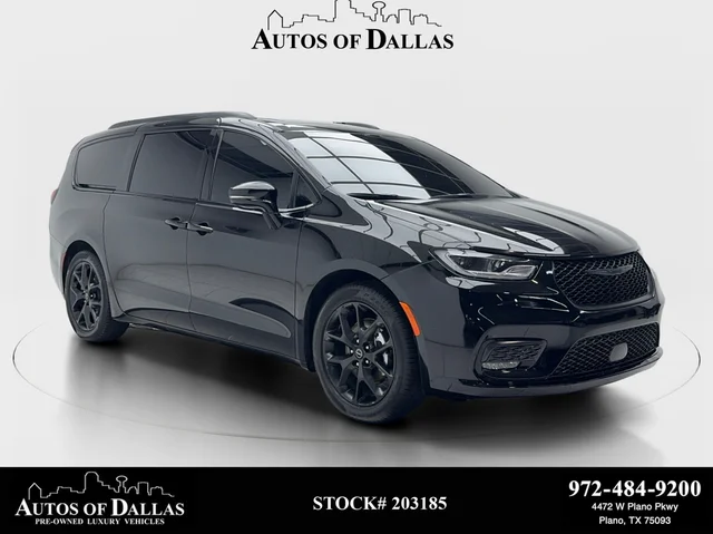 2026 Chrysler Pacifica Limited's photo