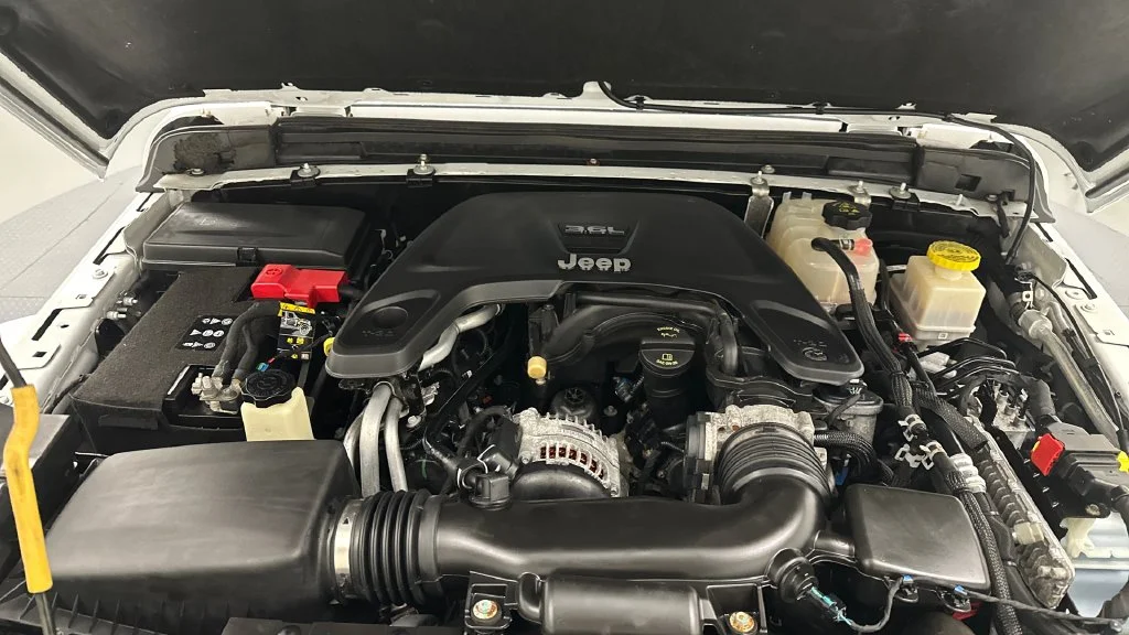 Used 2021 White Jeep High Altitude image 11