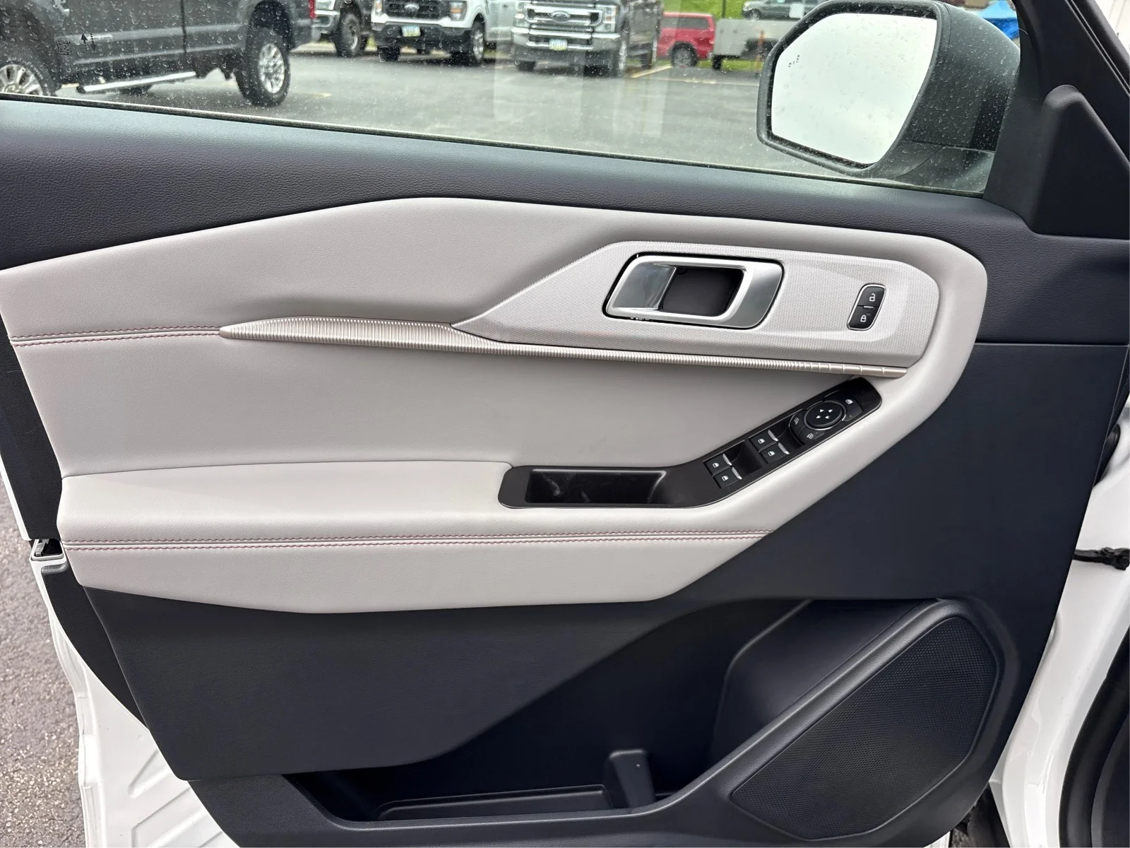 New 2026 Star White Metallic Tri-Coat Ford Active image 18