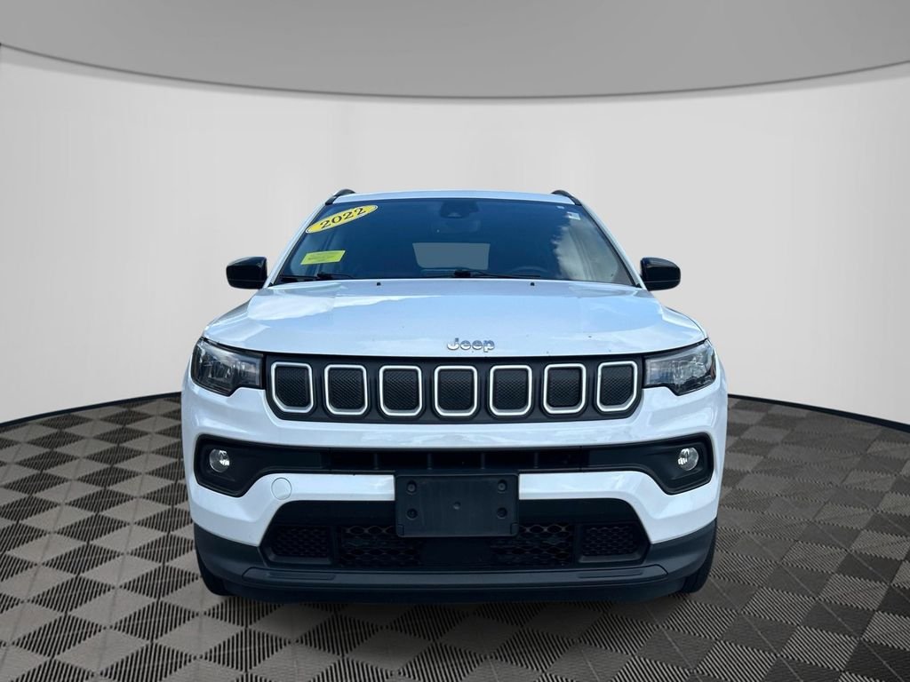 Used 2022 White Jeep Latitude image 8