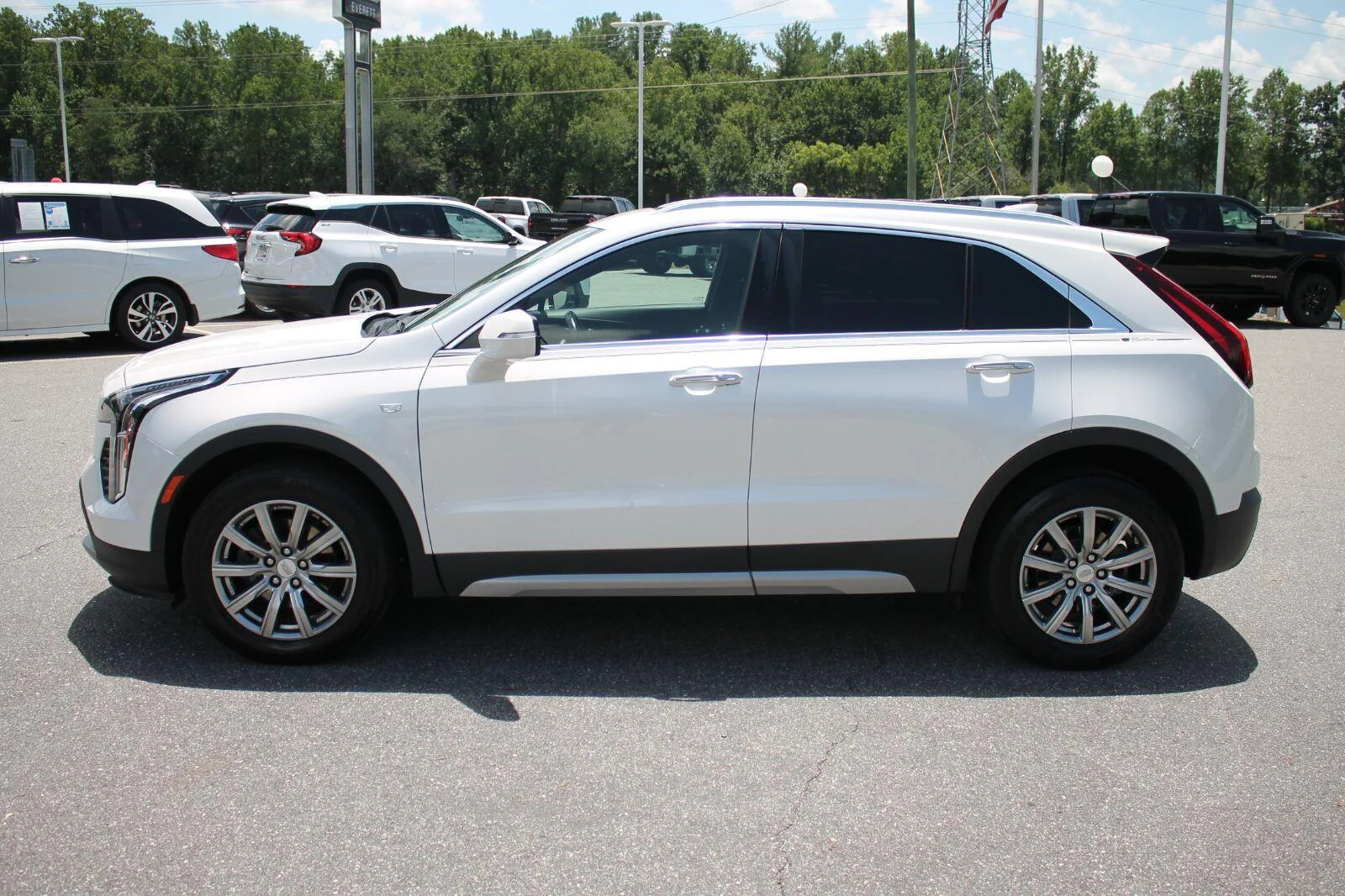 Used 2021 CRYSTAL WHITE TRICOAT Cadillac AWD Premium Luxury image 5