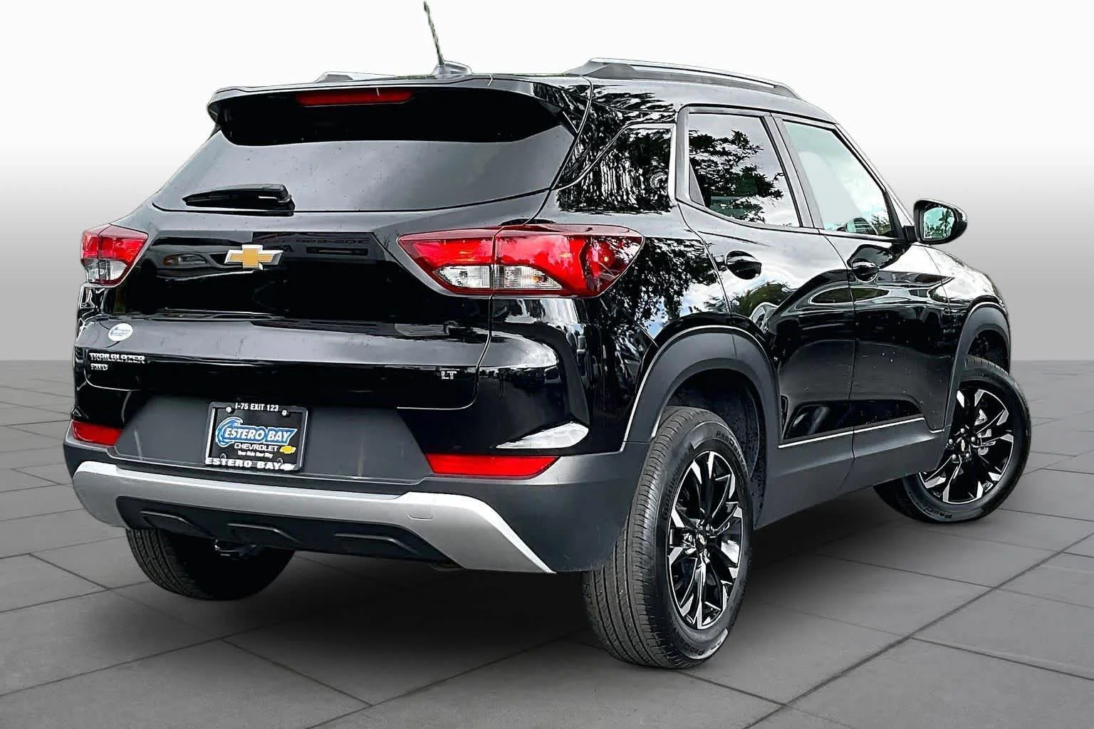 Used 2023 Mosaic Black Metallic Chevrolet LT image 24