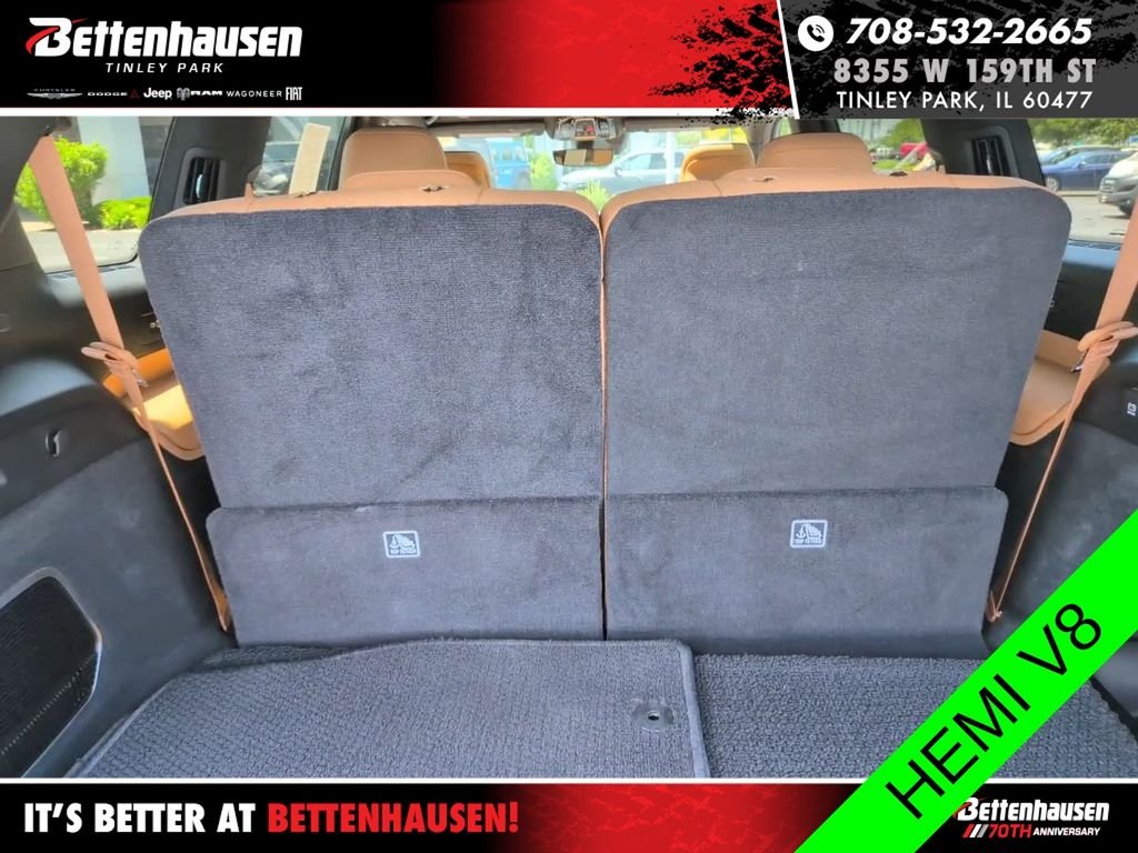 Used 2024 Diamond Black Jeep Summit image 7