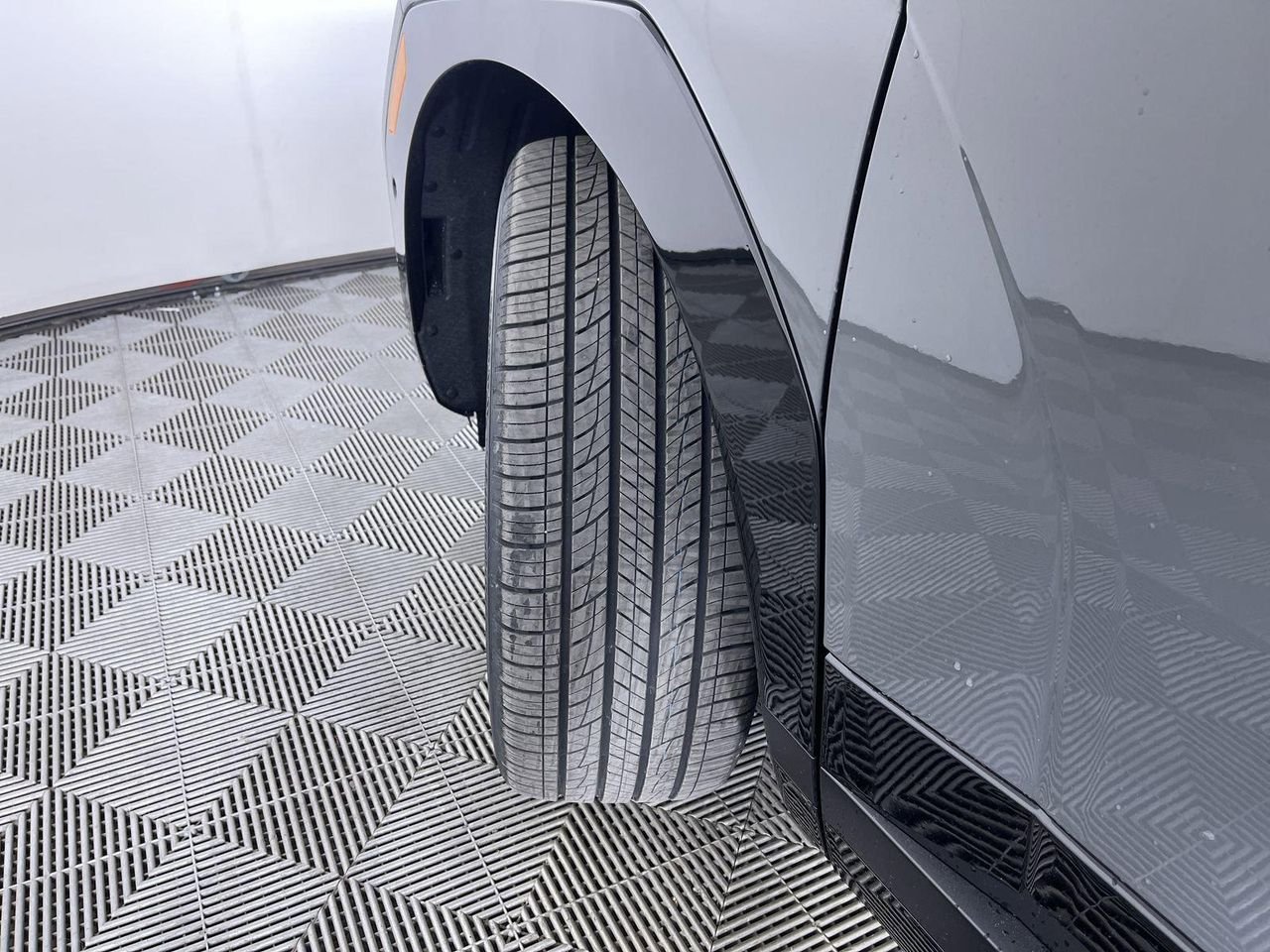 New 2026 Hampton Gray Hyundai Calligraphy AWD image 10