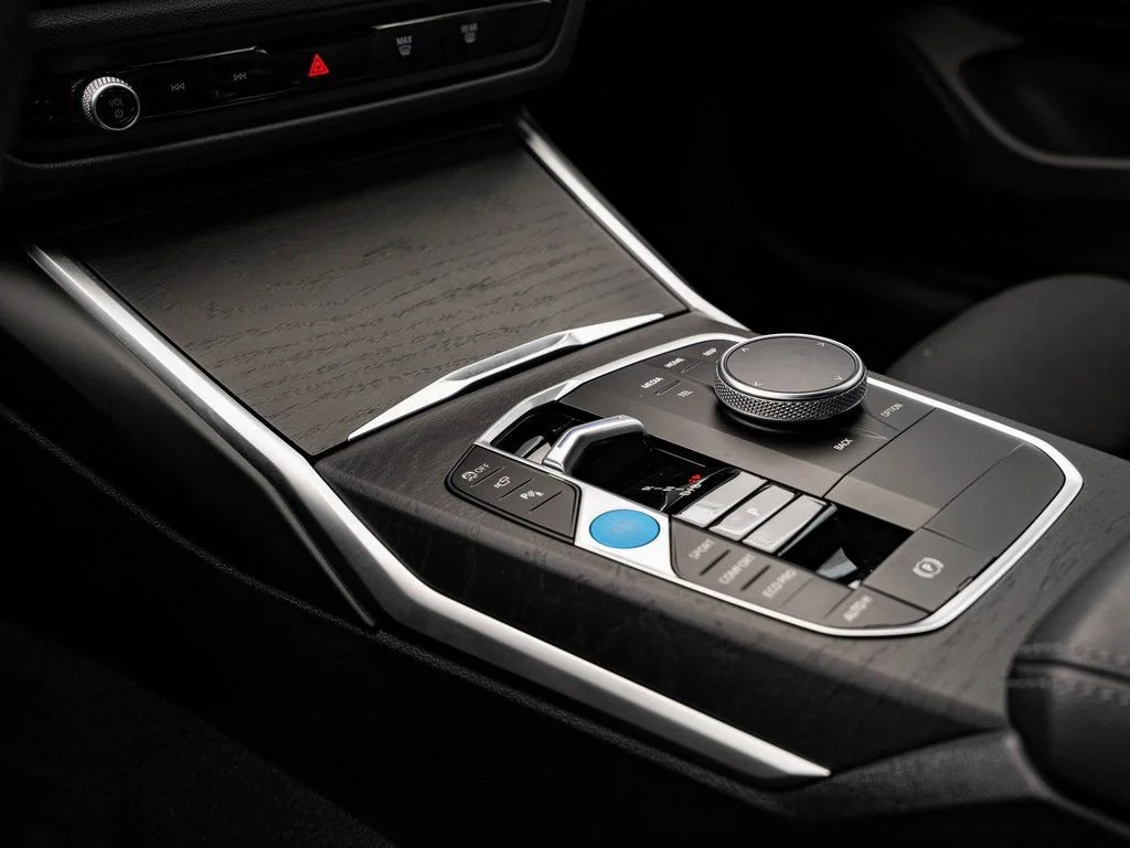 Used 2023 Alpine White BMW eDrive40 image 37