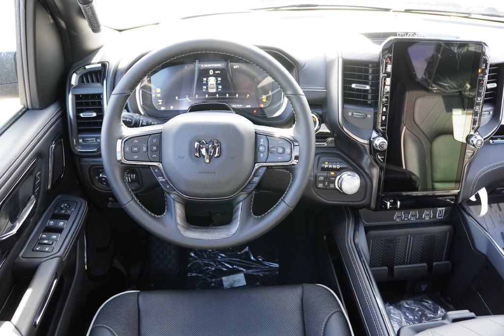 New 2027 Diamond Black Crystal Pearl-Coat Exterior Paint RAM Limited image 16