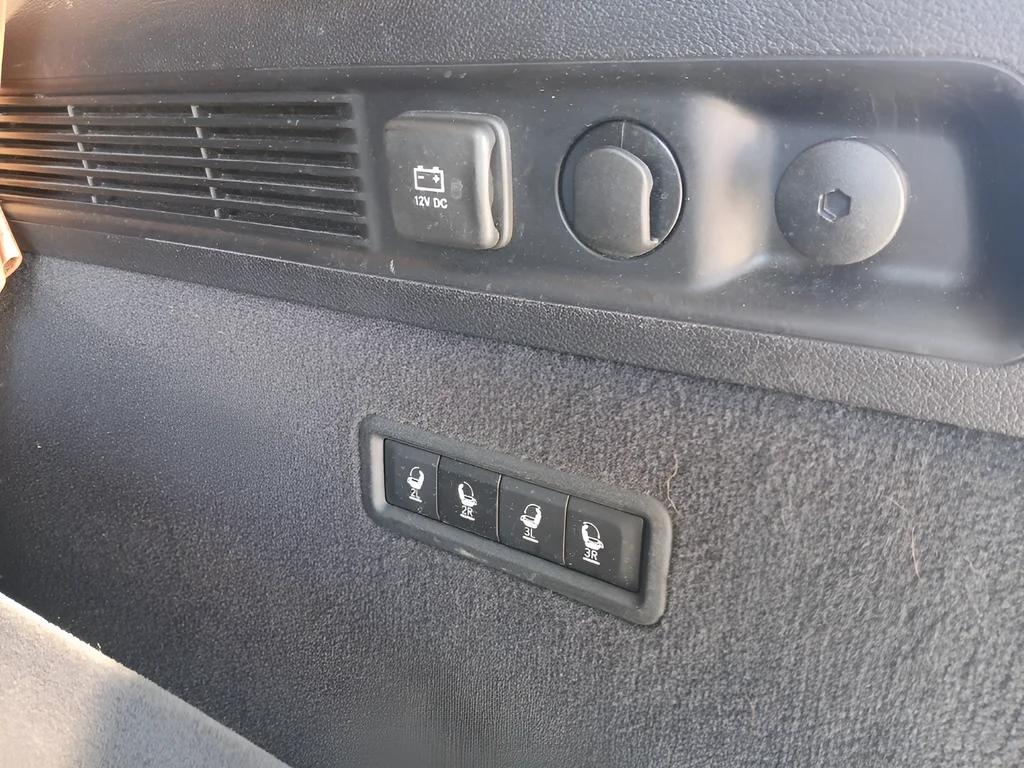 Used 2022 Black Jeep Series III image 28