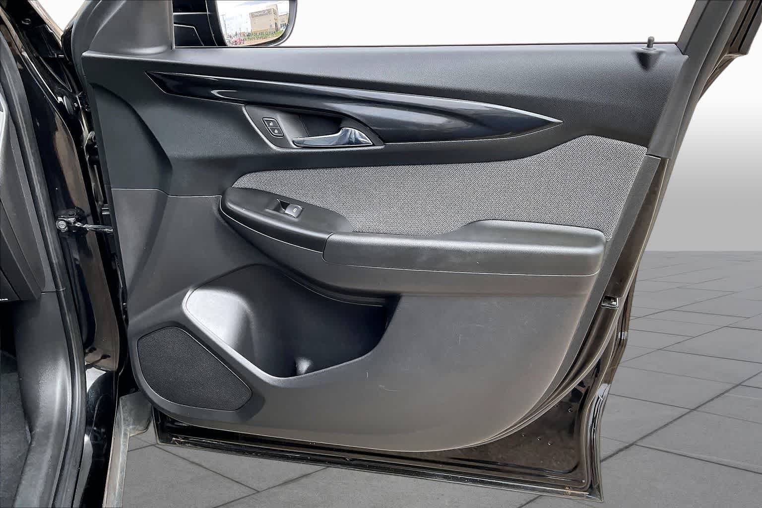 Used 2025 Mosaic Black Metallic Chevrolet LT image 22