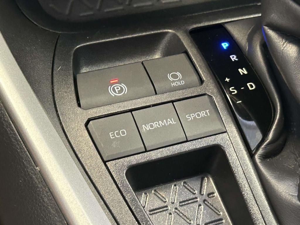 Used 2025 Gray Toyota XLE Premium image 23