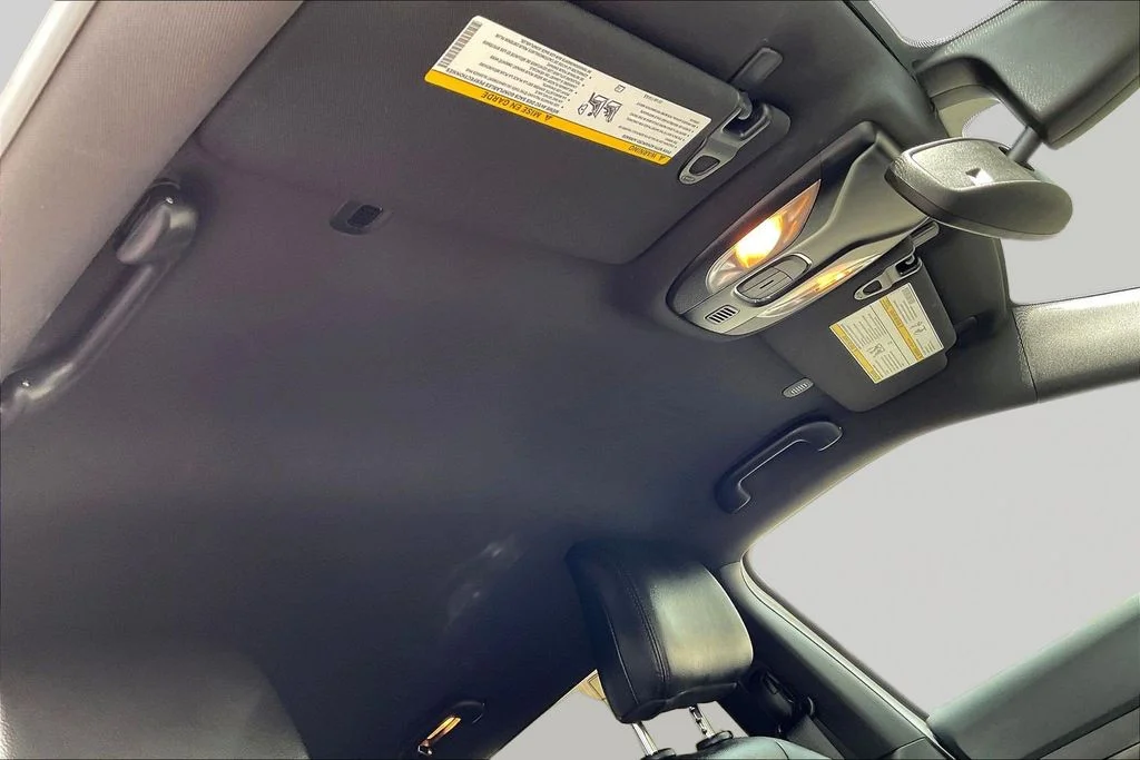 Used 2025 White Jeep Trailhawk image 30