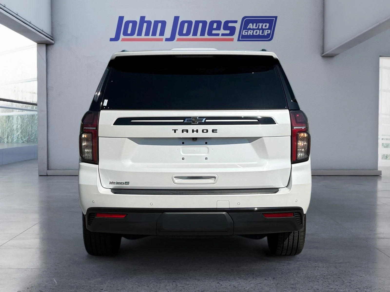 Used 2023 Summit White Chevrolet Z71 image 4
