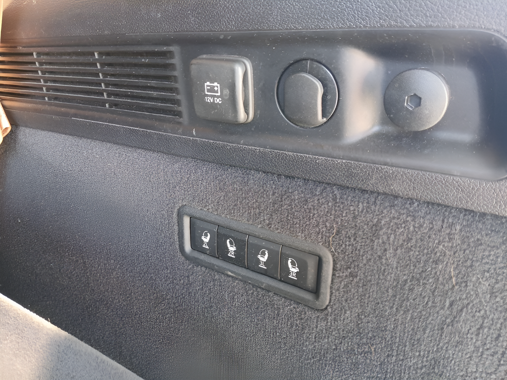 Used 2022 Black Jeep Series III image 29
