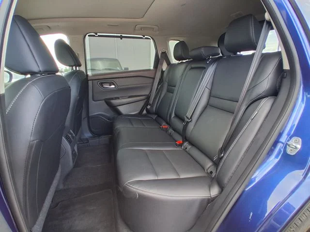 Used 2023 Blue Nissan SL image 25