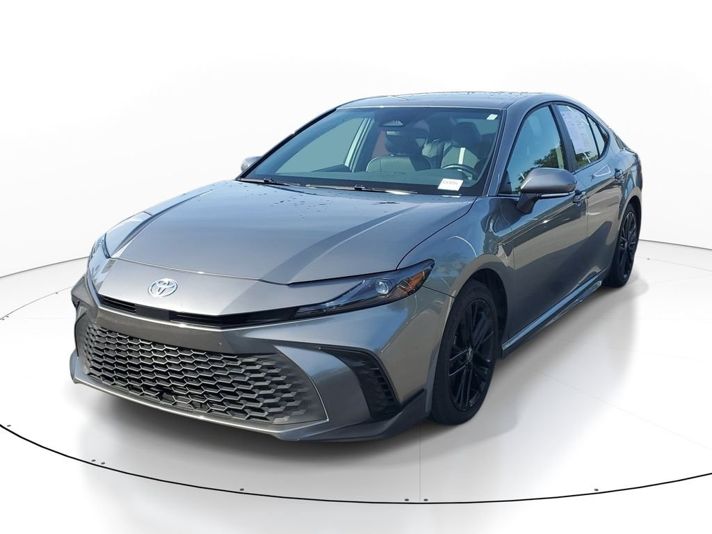 Used 2025  Toyota SE image 3