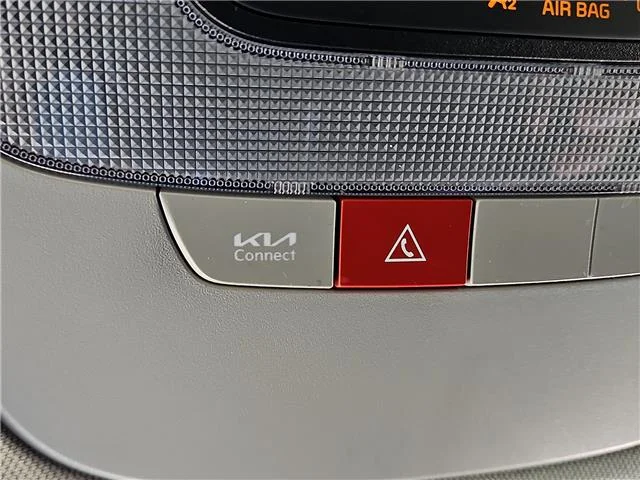 Used 2025 Glacial White Pearl KIA EX Front-Wheel Drive image 17