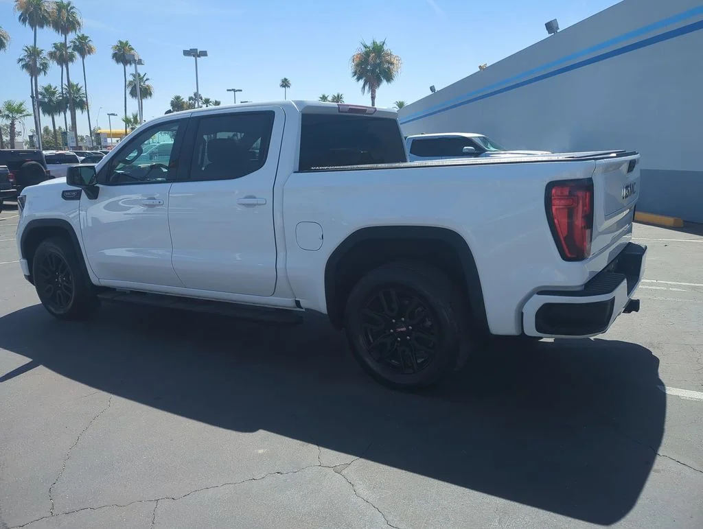 Used 2023 White GMC Elevation image 6