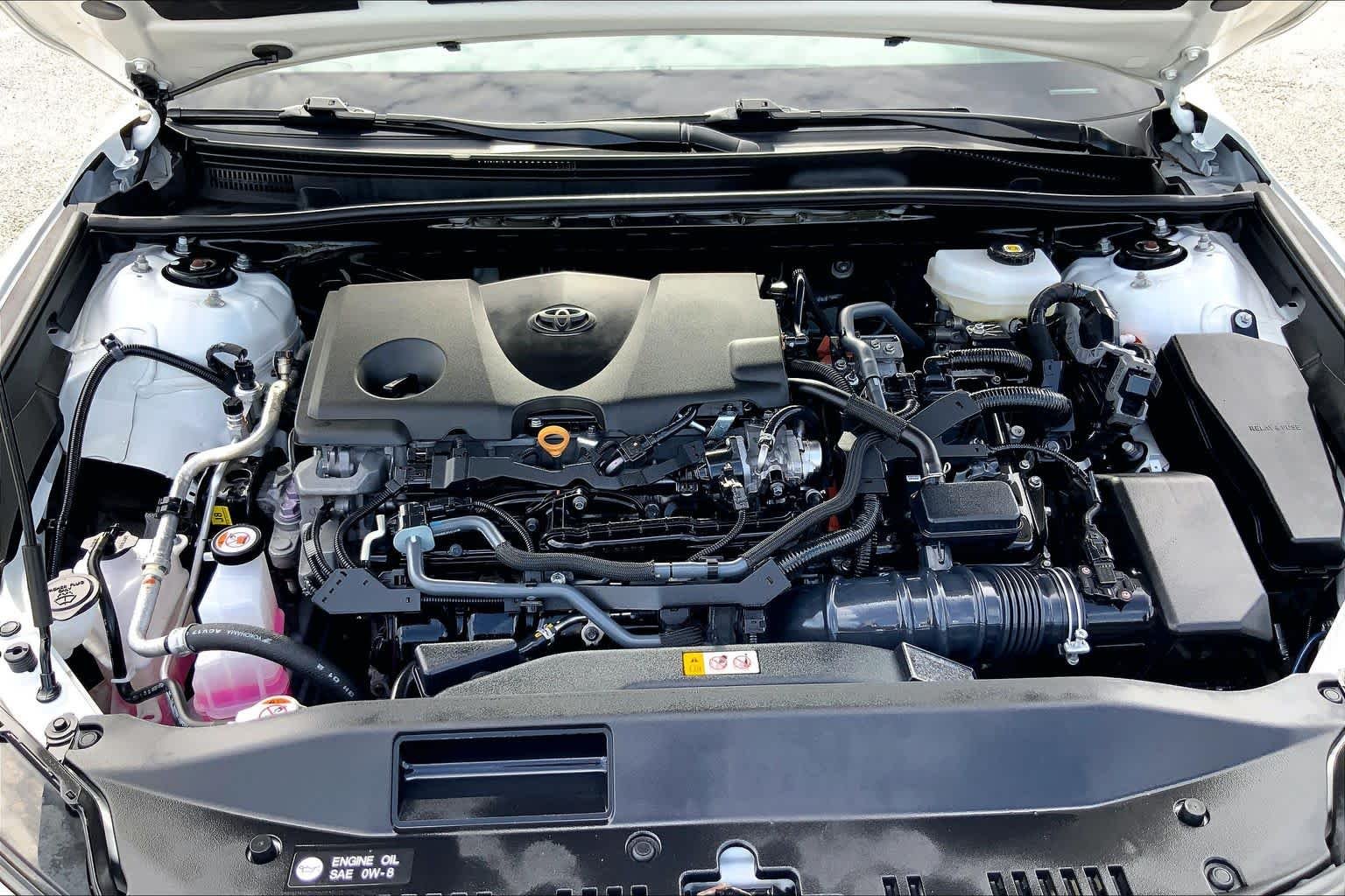 Used 2025 Ice Cap Toyota LE image 31