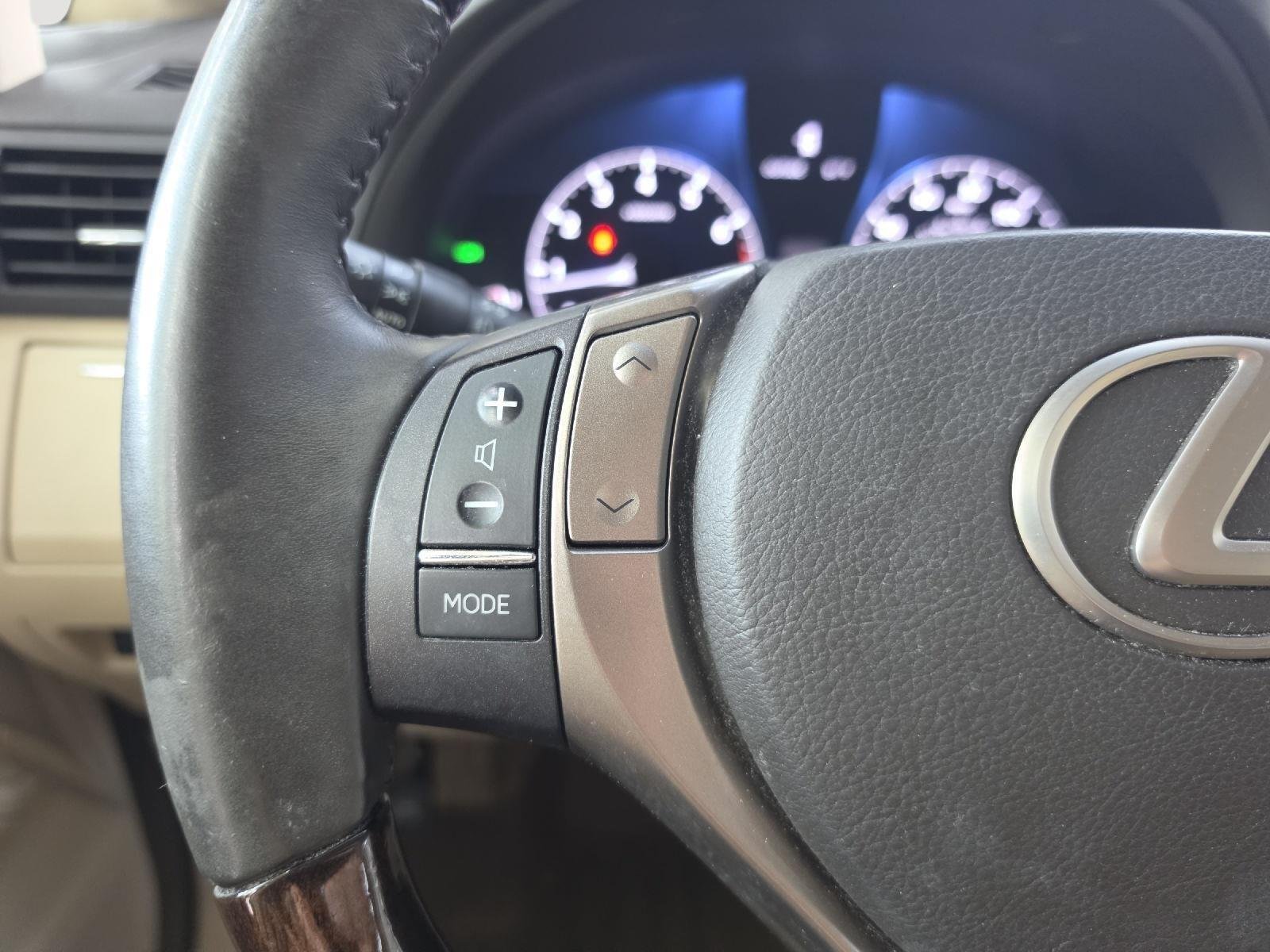Used 2015 Satin Cashmere Metallic Lexus Base image 40