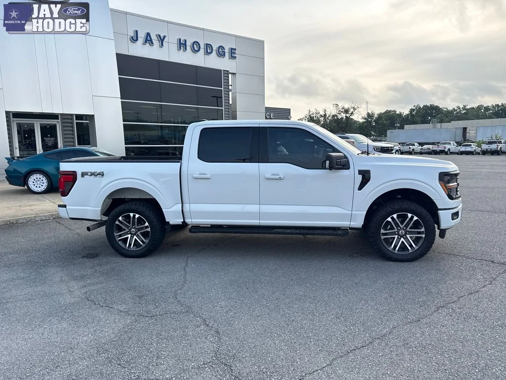Used 2024 Oxford White Ford XLT image 9