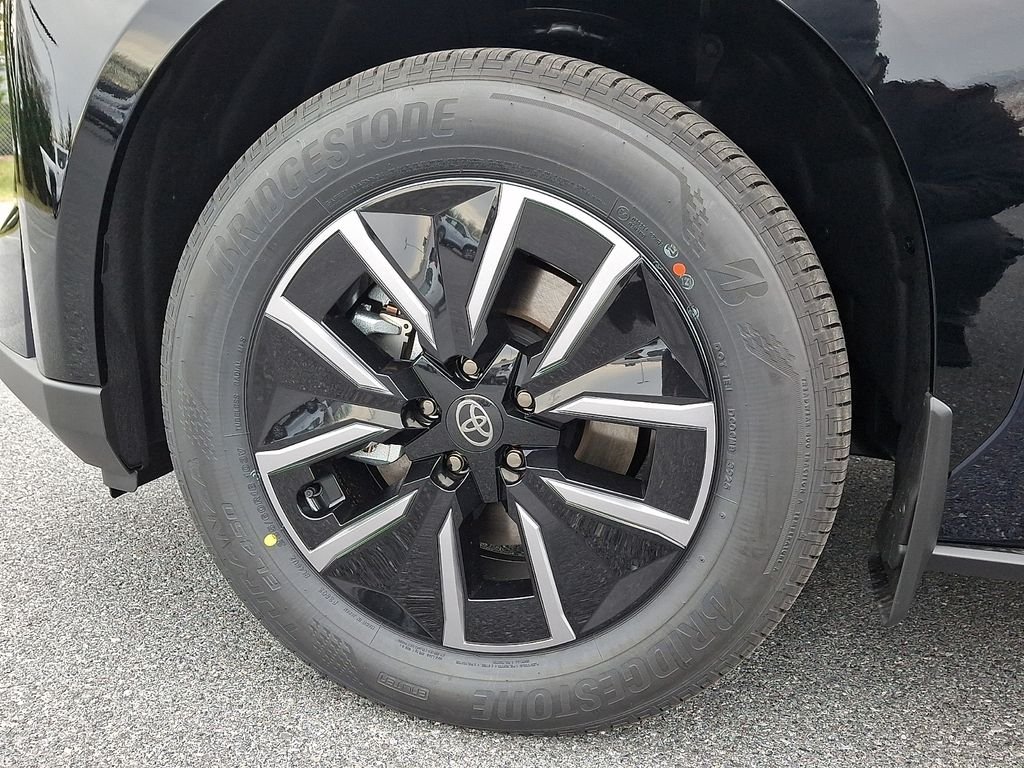 2026 Toyota bZ XLE - Photo 18