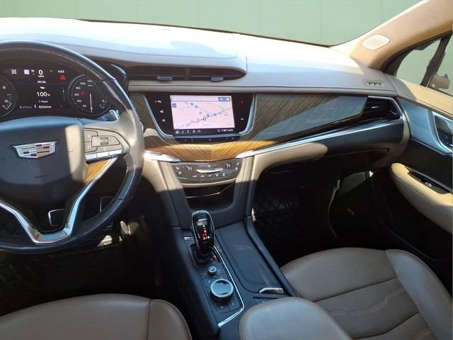 Used 2020 Black Cadillac Sport image 14