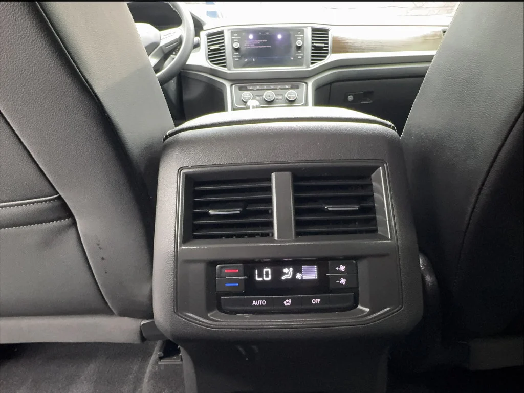Used 2021 White Volkswagen 3.6L V6 SE w/Technology image 41