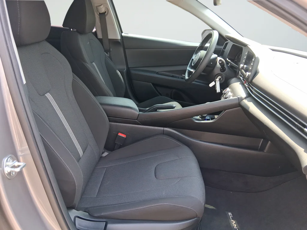 Used 2024 Silver Hyundai SE image 25
