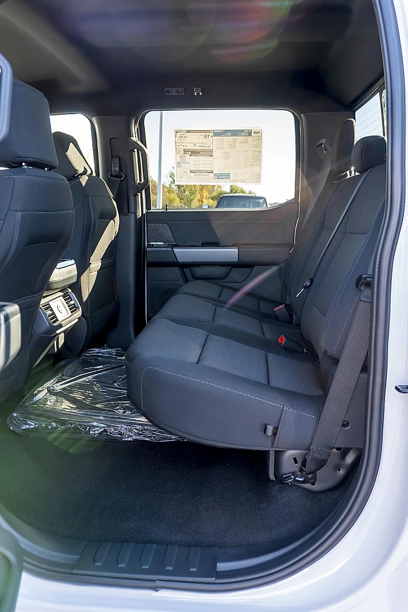 New 2026 Oxford White Ford XLT image 8