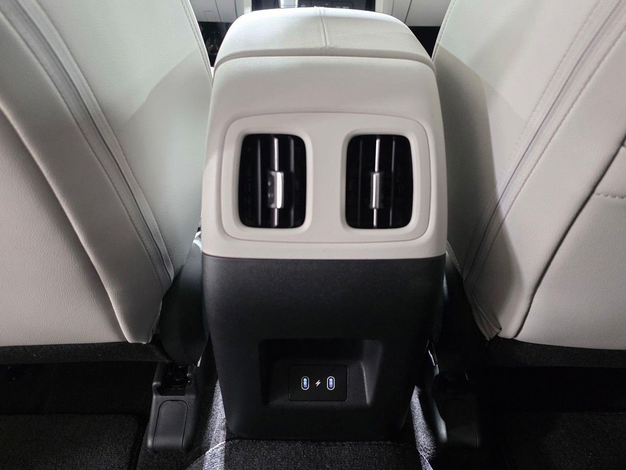 New 2026 Shimmering Silver Hyundai SEL Premium FWD image 16
