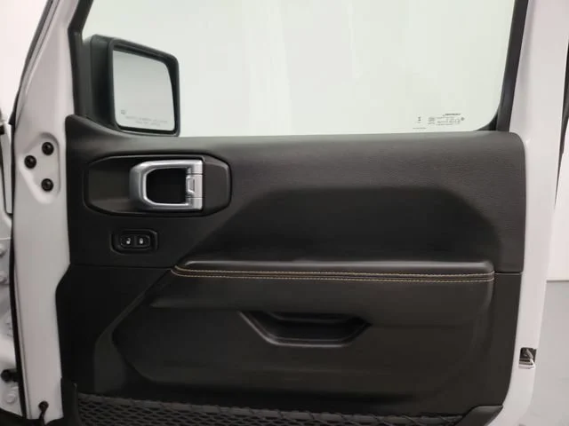 Used 2025 Bright White Cl Jeep Sahara image 37