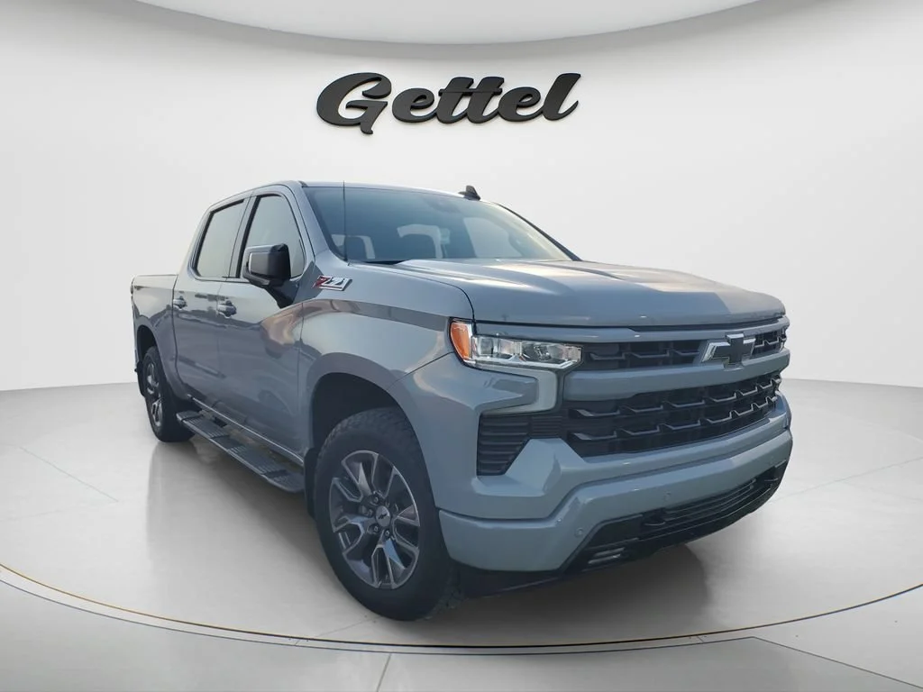 Used 2025 Slate Gray Metallic Chevrolet RST image 2