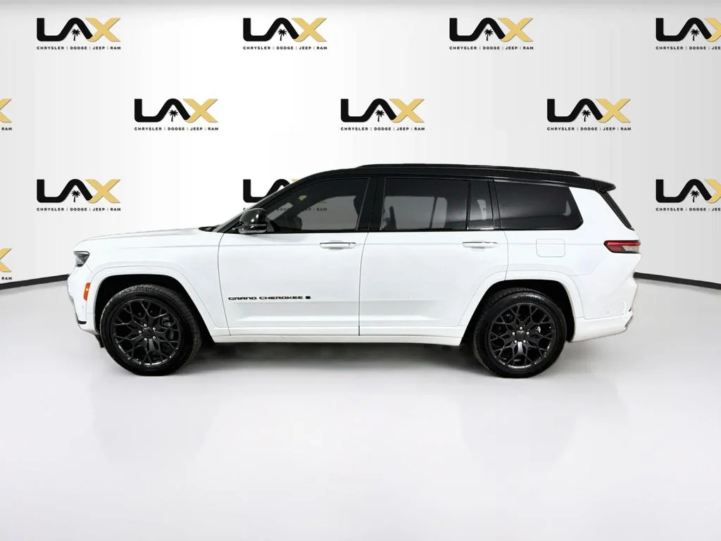 Used 2023 White Jeep Summit image 4