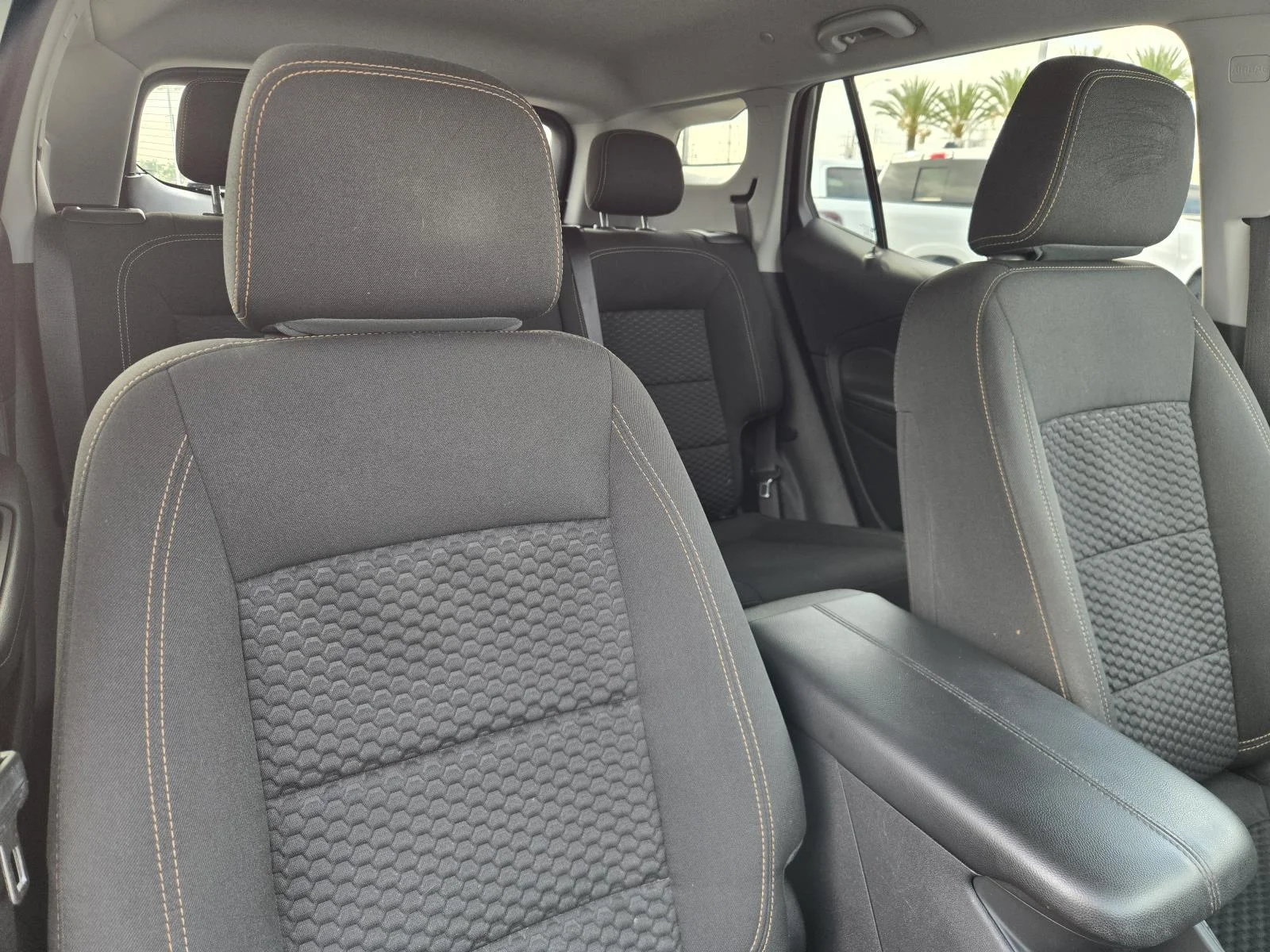 Used 2019 Ebony Twilight Metallic GMC FWD 4dr SLE image 34