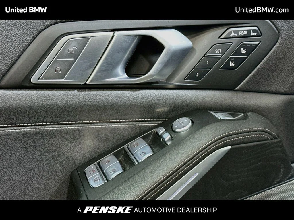 Used 2022 Black Sapphire Metallic BMW M50i image 3