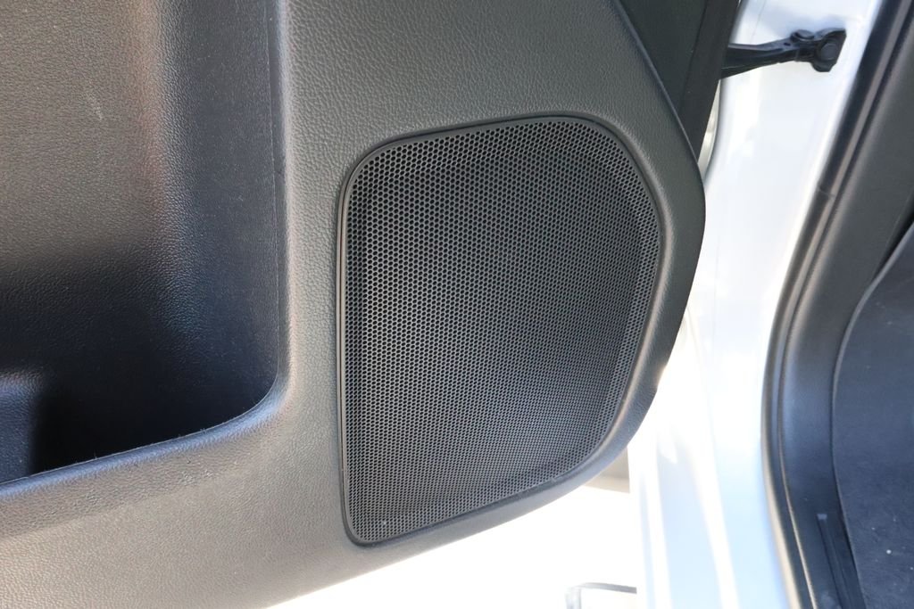 Used 2018 Silver Chevrolet LT image 17