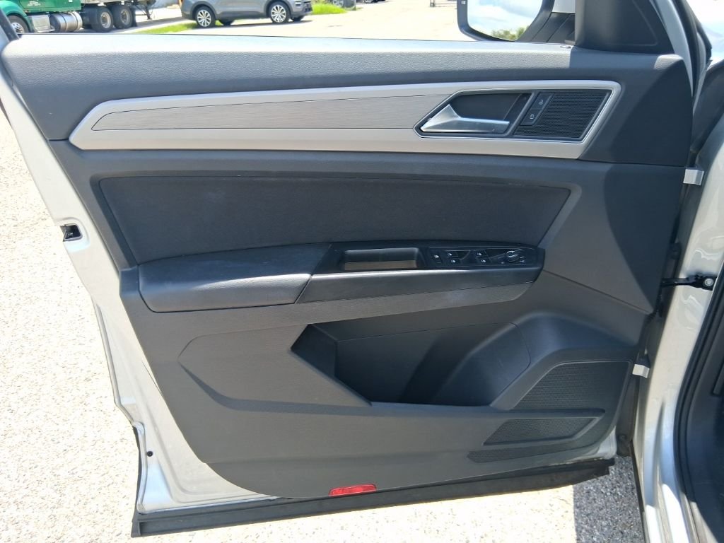 Used 2019 Silver Volkswagen 2.0T S image 11
