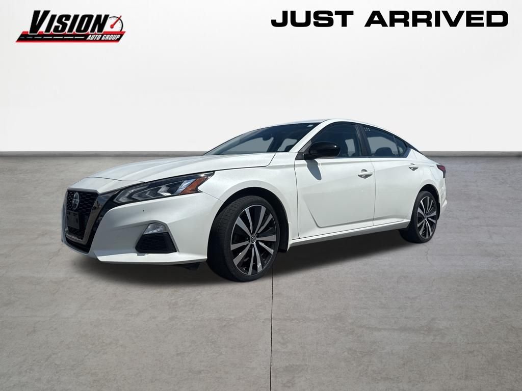 2022 Nissan Altima SR
