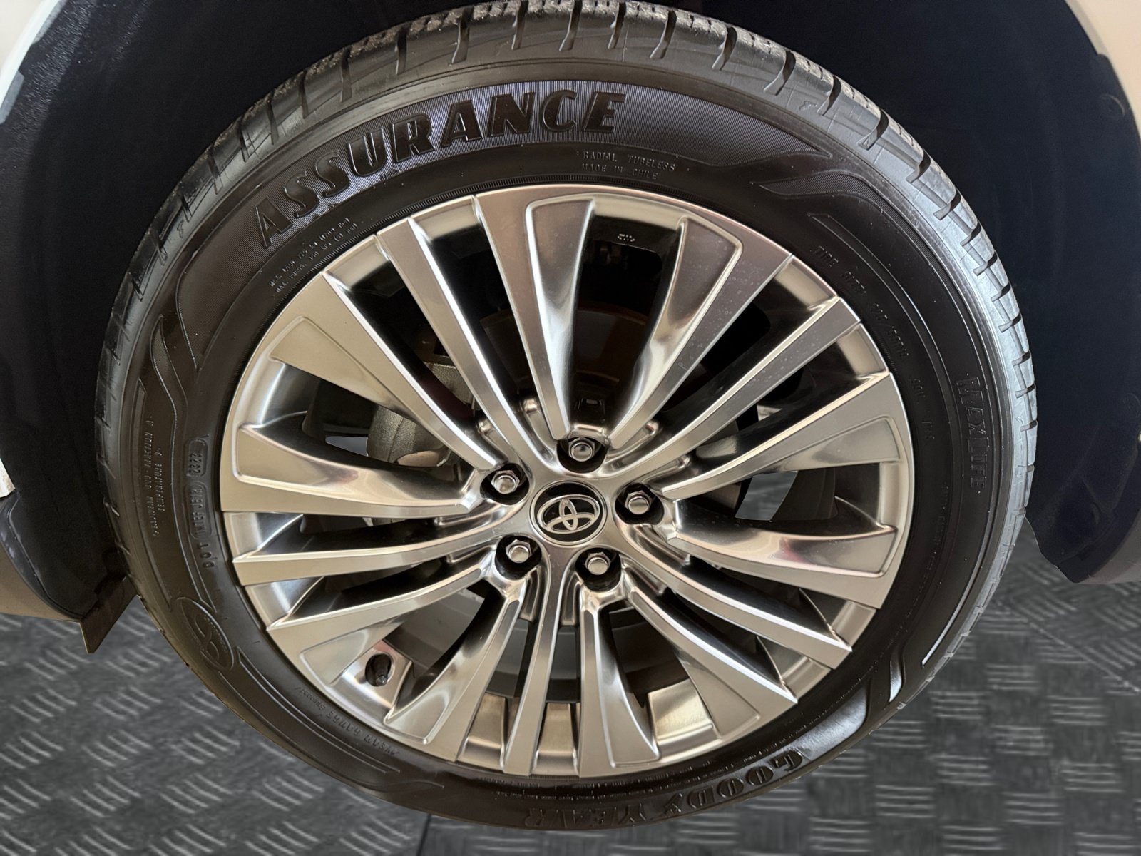 Used 2021 Blizzard Pearl Toyota Limited image 9