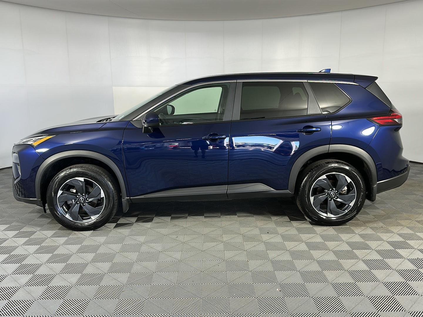 New 2026 Deep Ocean Blue Pearl Nissan SV image 16