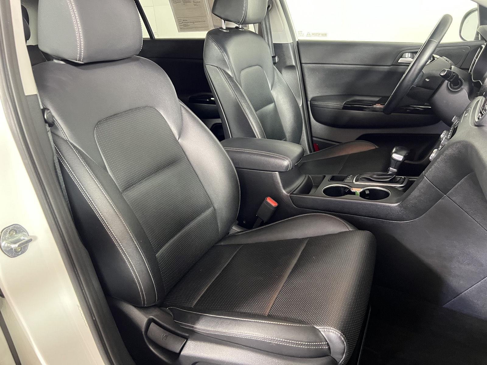 Used 2021 Snow White Pearl Kia EX image 22