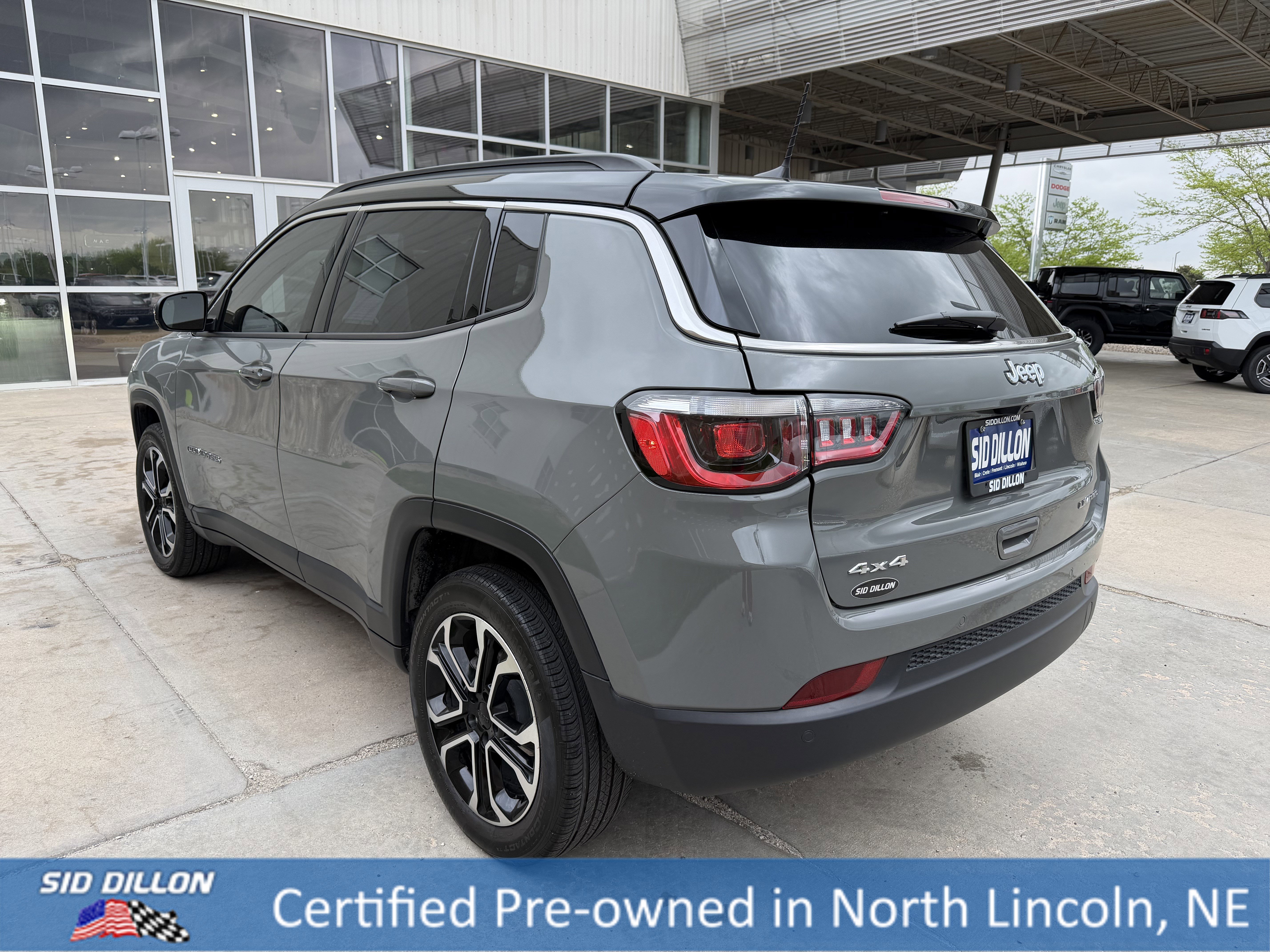 Used 2024 Sting-Gray Clearcoat Jeep Limited image 7