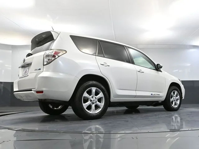 2012 Toyota RAV4 EV - Photo 46