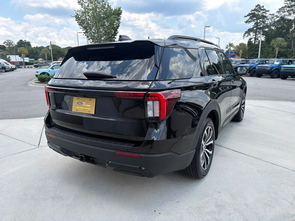 Certified Used 2026 Agate Black Metallic Ford ST-Line image 8