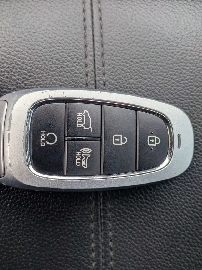 Used 2022 Gray Hyundai SEL image 34