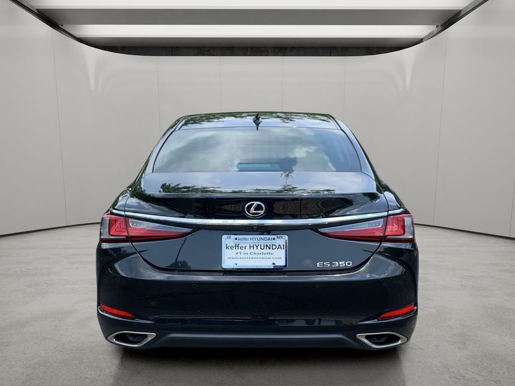 2021 Lexus ES 350 - Photo 4
